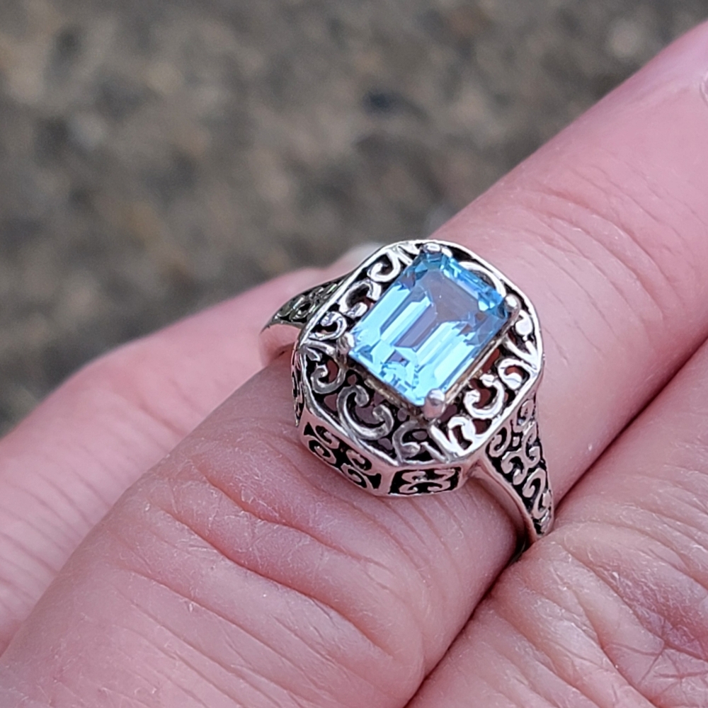Vintage sterling silver aquamarine ring